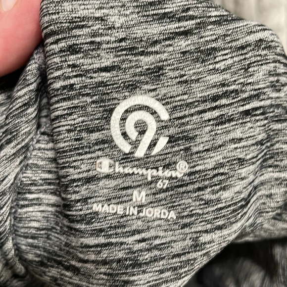 Champion Gray Capris Leggings With Pockets Size Medium - Picture 2 of 5